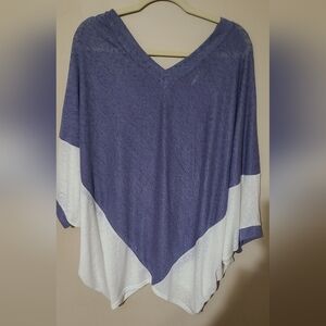 Myesper Apparel Women's Blue and White Top